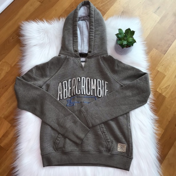 Abercrombie & Fitch Tops - 💛 SALE Abercrombie & Fitch Quilted Hoodie
